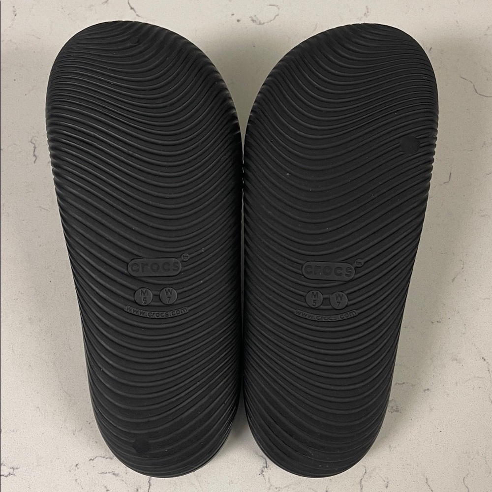Crocs Mellow Recovery Slide Black Sandals 208392 Unisex Women’s 7 Men’s 5 Slides - Picture 9 of 15